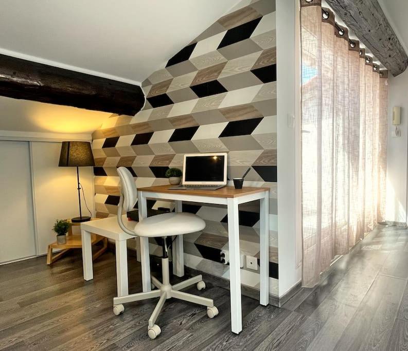 Apartamento Charme Urbain Sous Les Toits-Terrasse/Clim/Parking Béziers Exterior foto