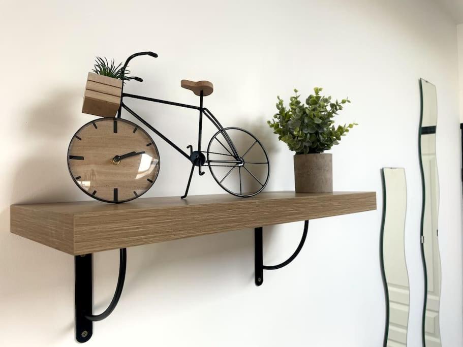 Apartamento Charme Urbain Sous Les Toits-Terrasse/Clim/Parking Béziers Exterior foto